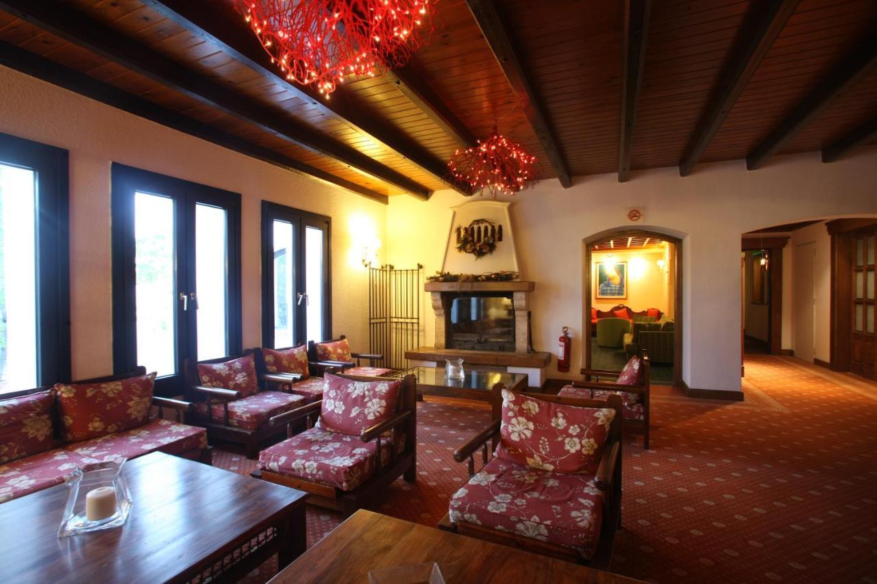 Hotel Spa Montana Karpenísion Esterno foto