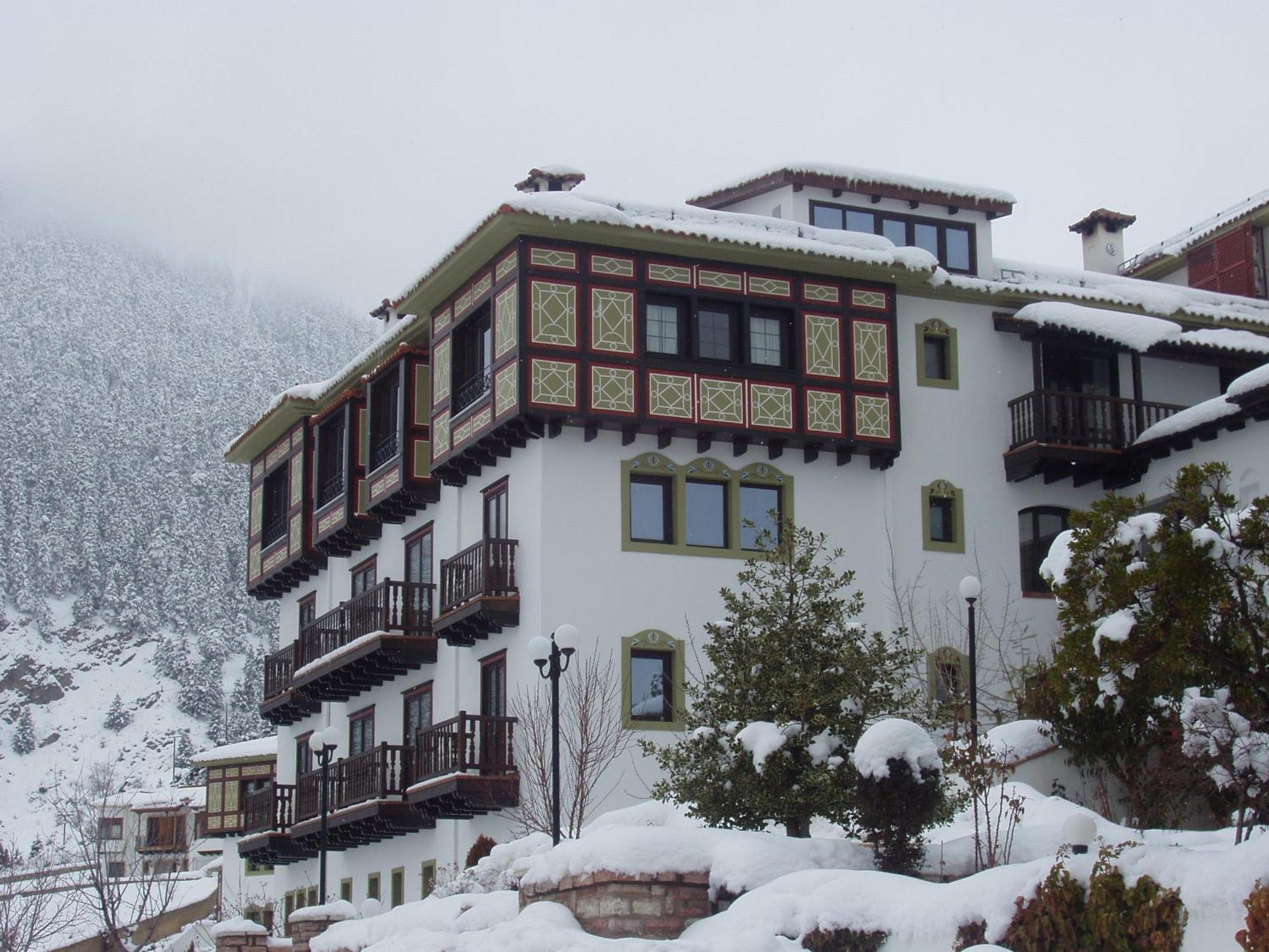Hotel Spa Montana Karpenísion Esterno foto